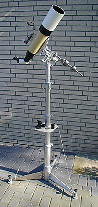 � H. Hermelingmeier; Das aufgebaute Reiseteleskop.