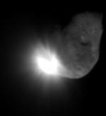 � NASA/JPL-Caltech/UMD; 16 Sekunden nach dem Einschlag - Blick von Deep Impact